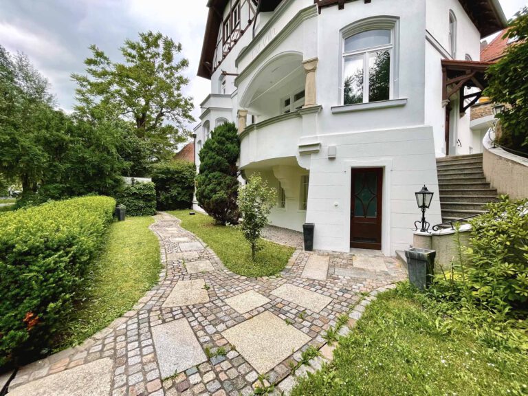 Weiden Villa Events – luxuriöse Hochzeitslocation mit Garten