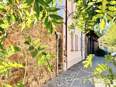 Villa Events Weiden mit Stadtmauer – historische Altstadtansicht der Jugendstilvilla.